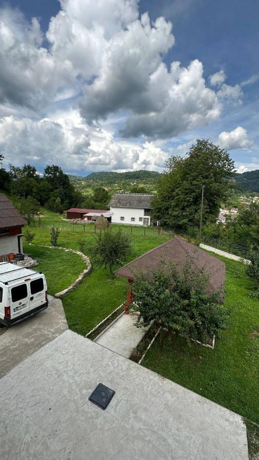 Casa M&M Apartment Vişeu de Sus Екстериор снимка