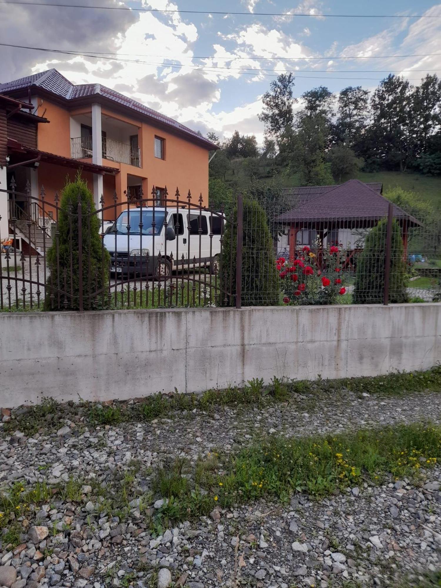 Casa M&M Apartment Vişeu de Sus Екстериор снимка